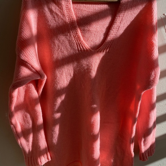 COPY - Hooded Sweater V chest. - Picture 4 of 7